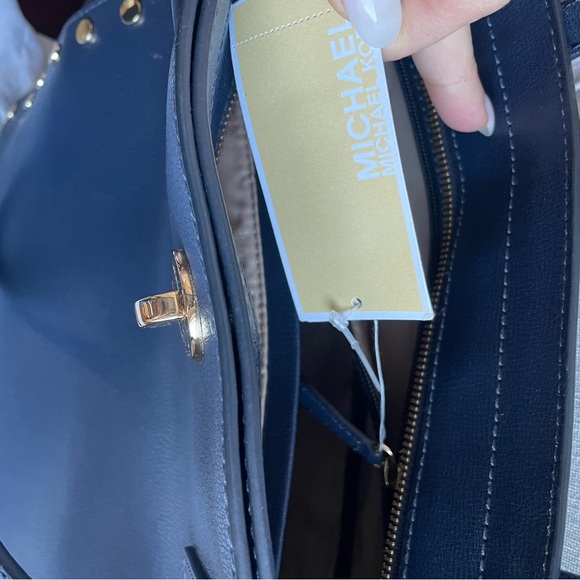 MICHAEL KORS Rivington stud medium tote navy - Picture 12 of 15